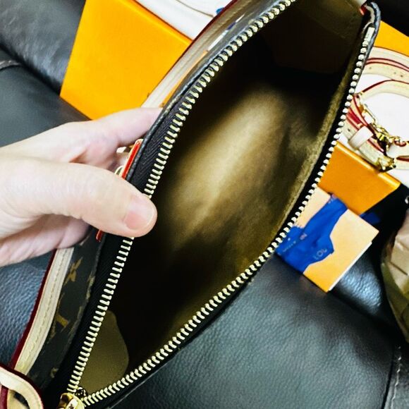 Brand New Louis Vuitton Tirette Pochette - Picture 12 of 16